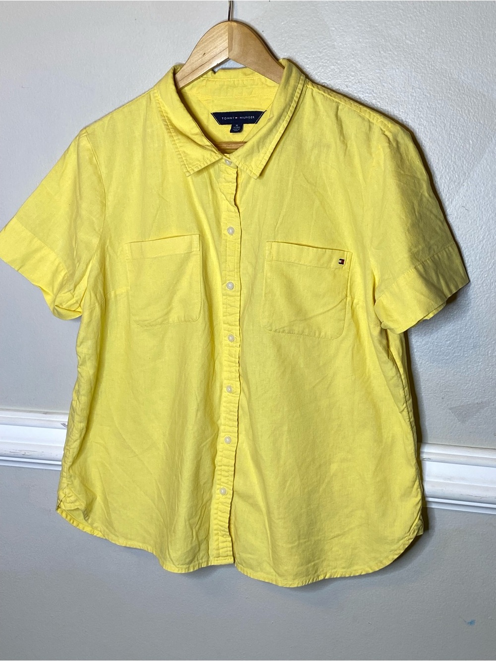 Tommy Hilfiger women’s Yellow Short-Sleeve Button-Up Shirt